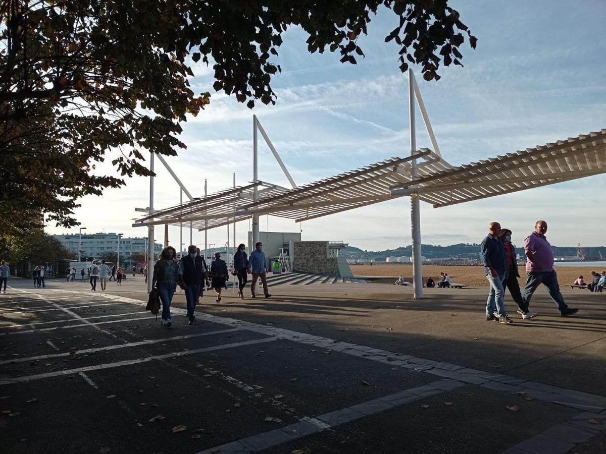 Poniente Beach Хихон Экстерьер фото