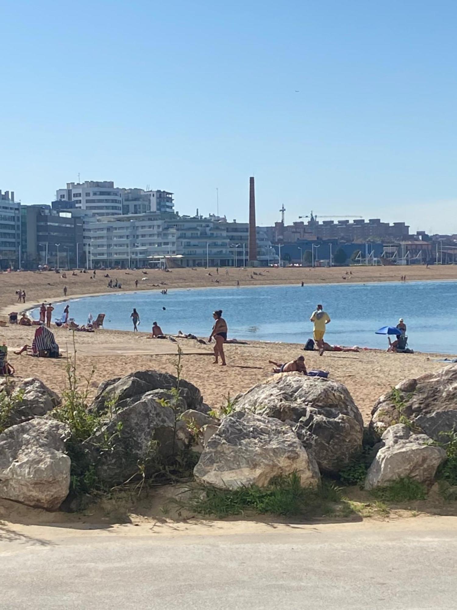 Poniente Beach Хихон Экстерьер фото