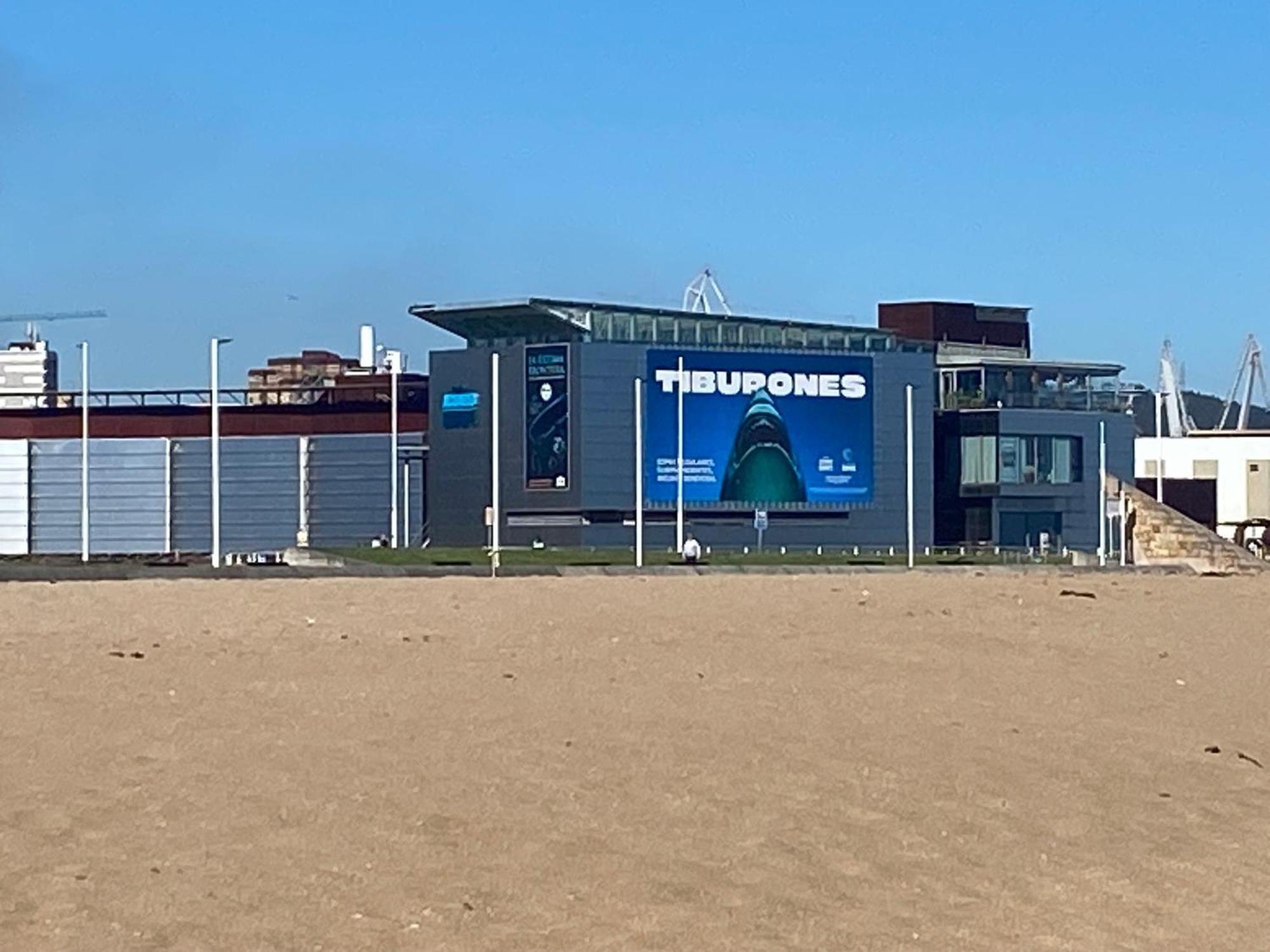 Poniente Beach Хихон Экстерьер фото